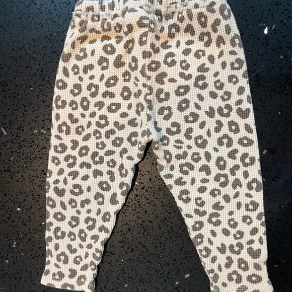 Zara Toddler Cheetah Pants, like new condition, 9-12mo - Picture 2 of 4